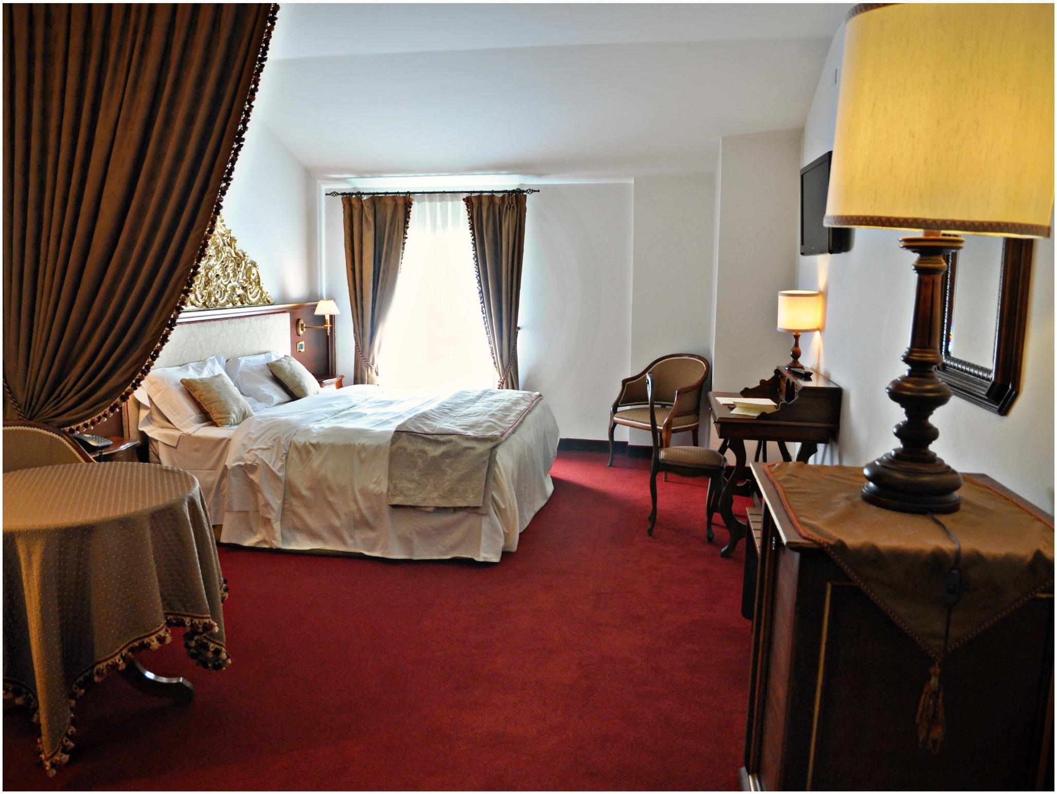 Hotel Villa Condulmer Mogliano Veneto Exterior foto A room at the hotel