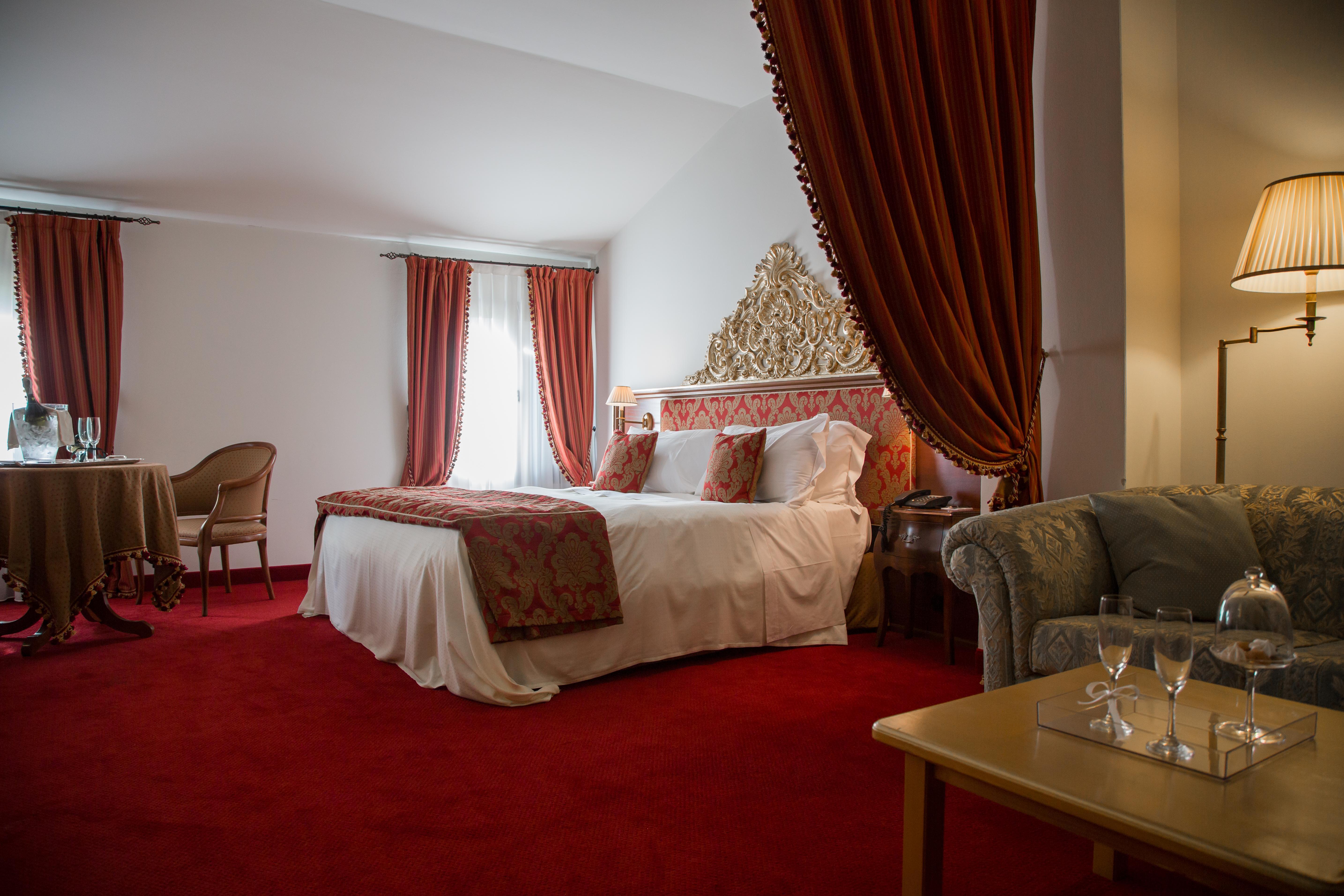 Hotel Villa Condulmer Mogliano Veneto Exterior foto A suite at the hotel