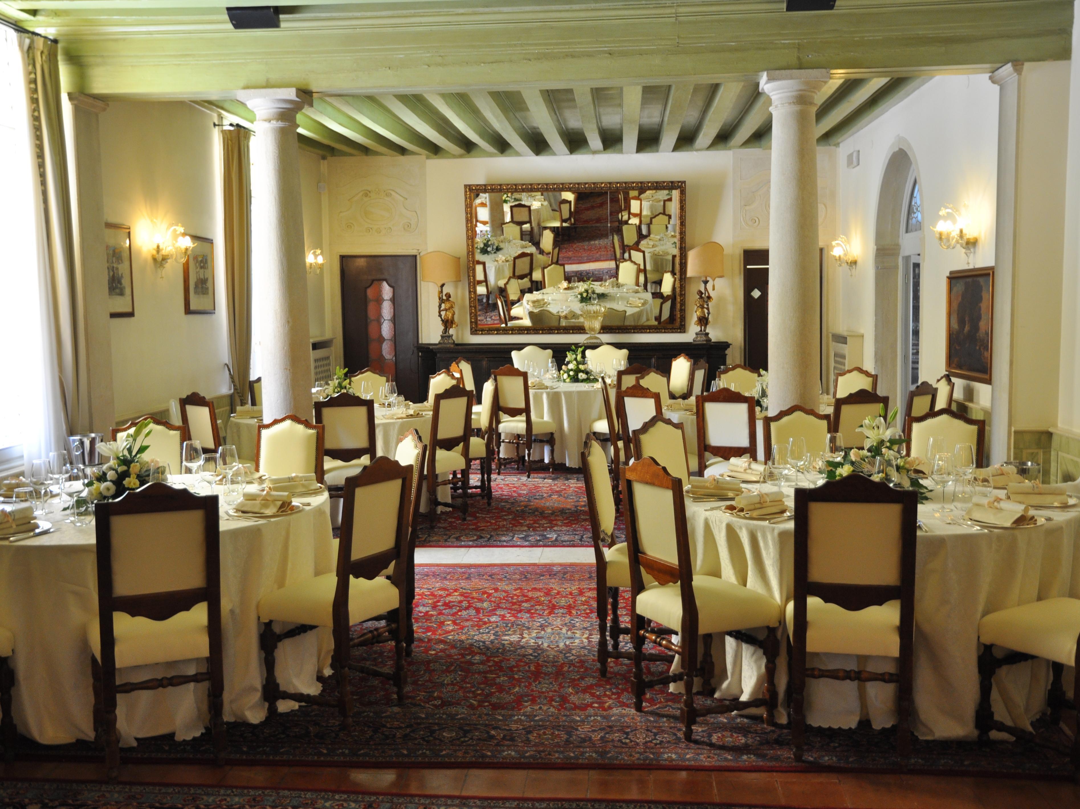 Hotel Villa Condulmer Mogliano Veneto Exterior foto The ballroom