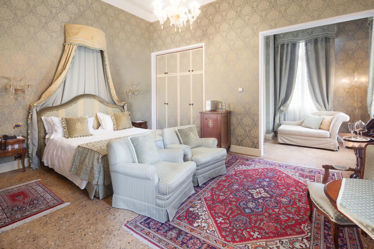 Hotel Villa Condulmer Mogliano Veneto Exterior foto A suite at the Hotel Excelsior